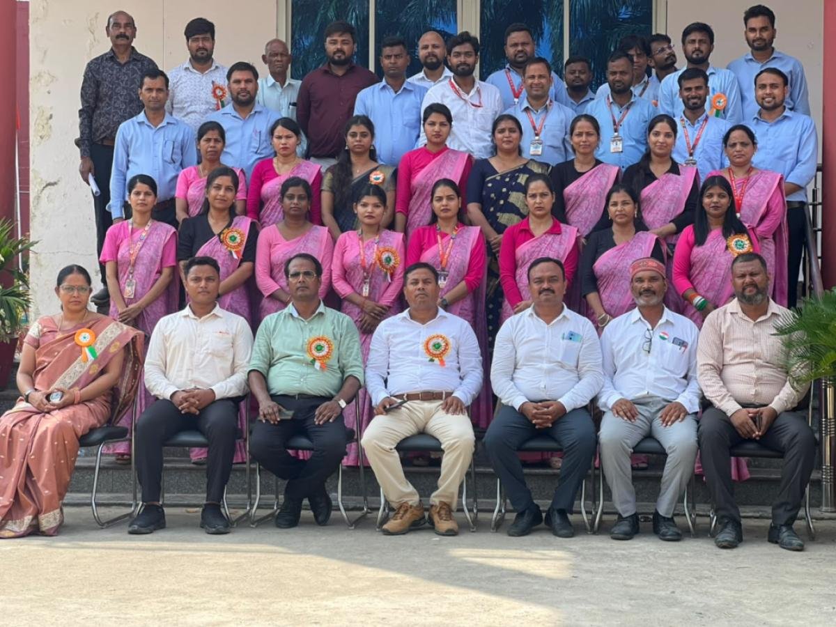ALL TEACHER'S WITH CHAIRMAN SIR
